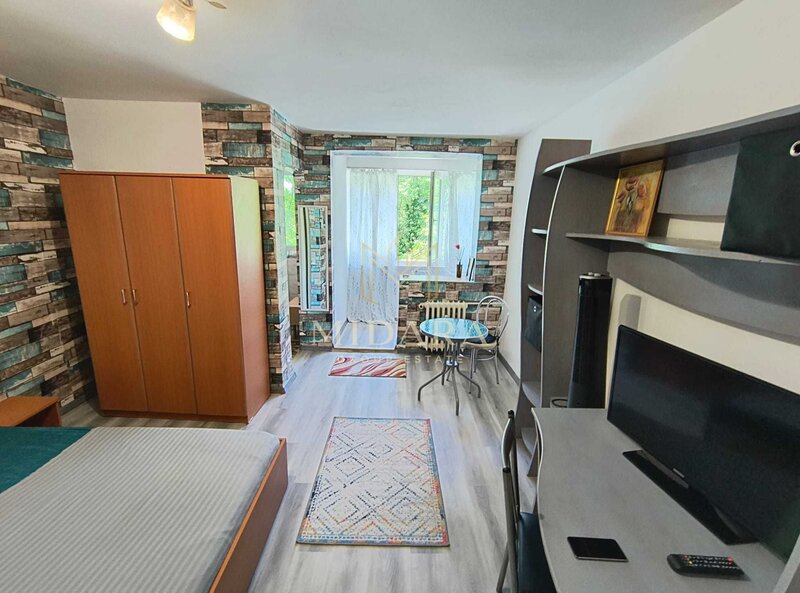 Garsoniera de inchiriat, mobilata, lift, 307 €/luna.