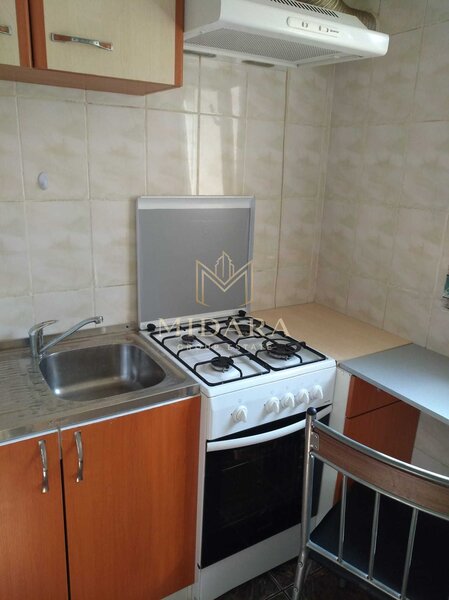 Garsoniera de inchiriat, mobilata, lift, 307 €/luna.
